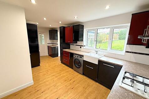Kitchen 2nd.jpg