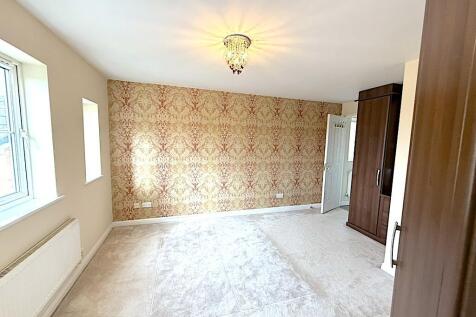 Bedroom 1.jpg