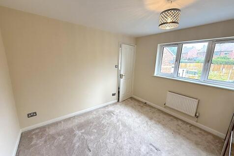 Bedroom 2 3rd.jpg