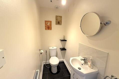 Downstairs wc.jpg