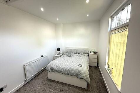 Bedroom 1 2nd.jpg