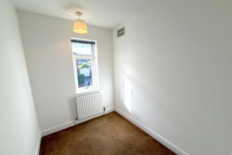 bedroom 3.jpg