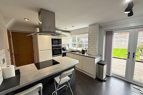 KITCHEN 3RD.jpg