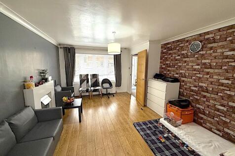 LIVINGROOM.jpg