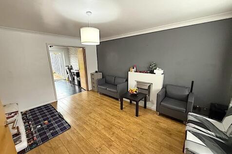 LIVING ROOM 2ND.jpg