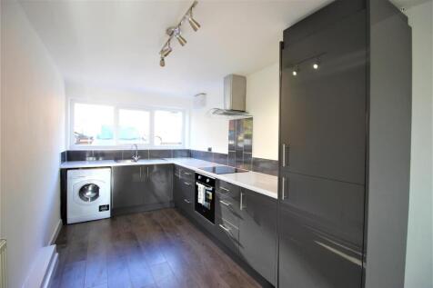 2 - Kitchen.jpg