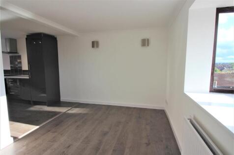 4 - Living Room.jpg
