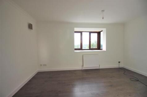 5 - Living Room 2.jpg