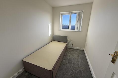 bedroom 3.jpg