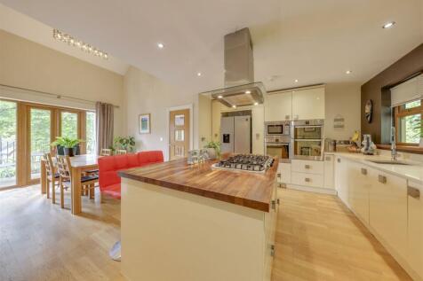 Kitchen / Dining