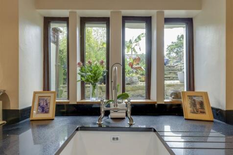 Feature Window