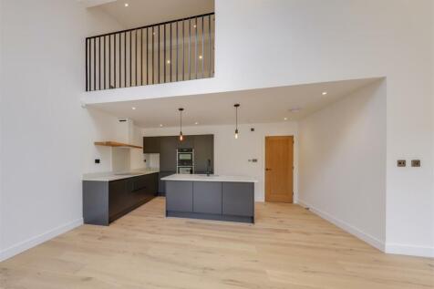 Kitchen with Gallery