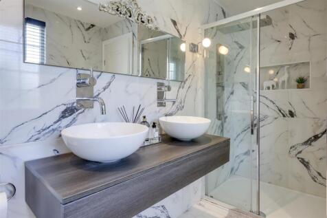 En suite alt.JPG