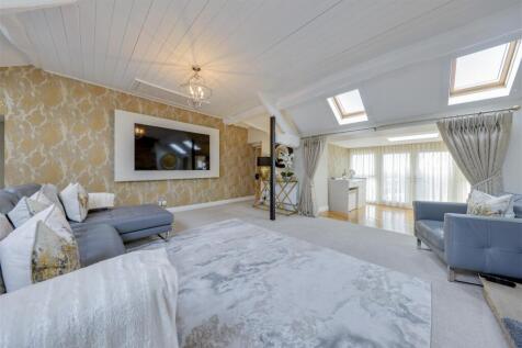 Lounge Alt 2