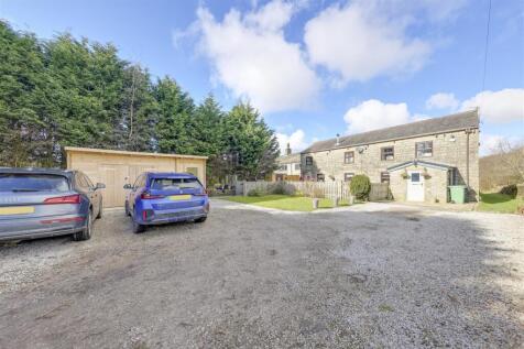 Driveway with Garage Store / Workshop