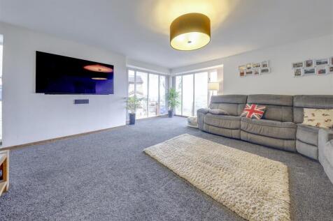 Lounge Alt 2