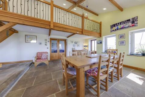 Open Plan Kitchen / Dining