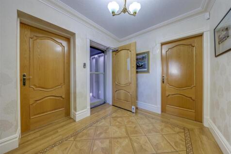Side Hall with Lift Access