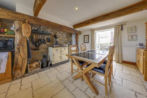 Kitchen / Dining