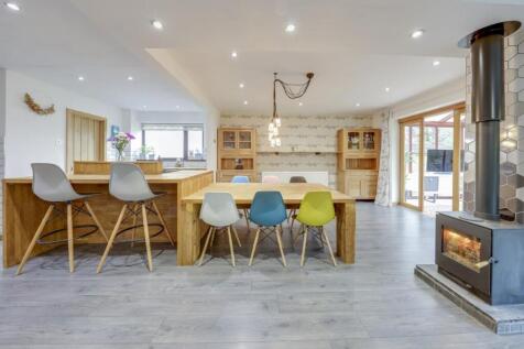 Open Plan Kitchen / Dining / Lounge