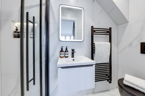 En Suite to Bed 4