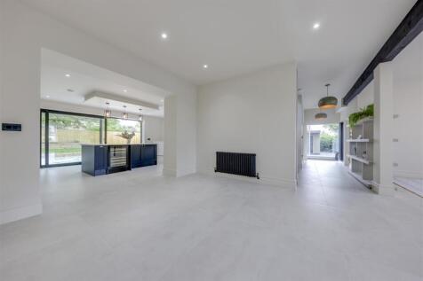 Dining to Kitchen
