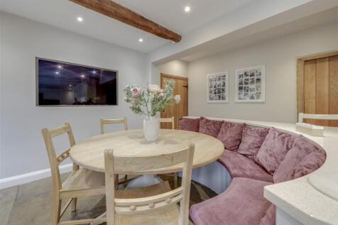 Dining Feature