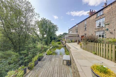 Rear Decking &amp; Pond