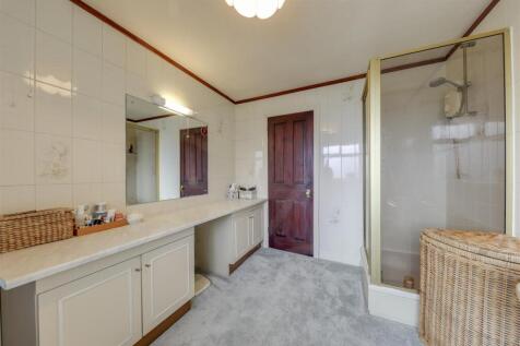 En Suite Shower Alt