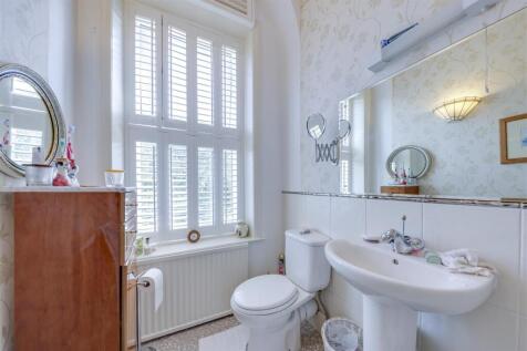 En Suite Shower