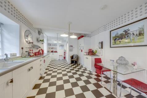 Further Kitchen Alt