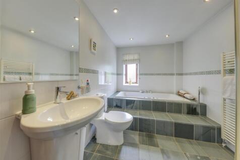 En Suite Bathroom