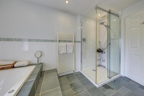 En Suite Bathroom Alt