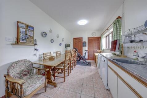 Annexe Kitche / Dining Alt