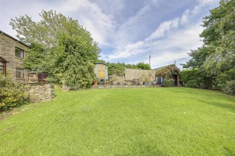Upper Rear Garden, Garage &amp; Shepherd Hut