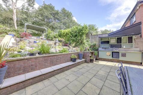 Patio with Bar