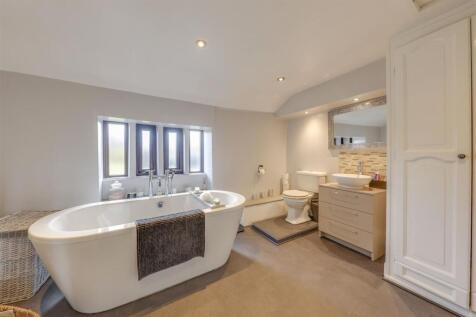 Family Bathroom Alt