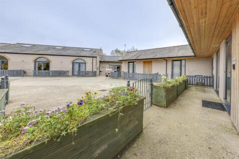 Forecourt The Paddock