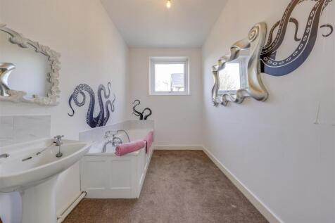 En Suite Bathroom Alt