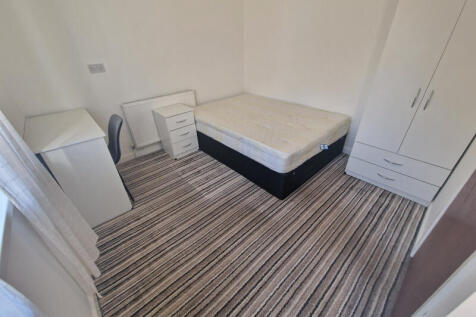 492_8 Room 2.jpg