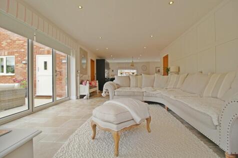 living area kitchen