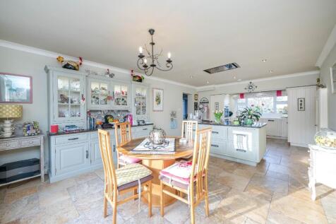 Kitchen Day Room