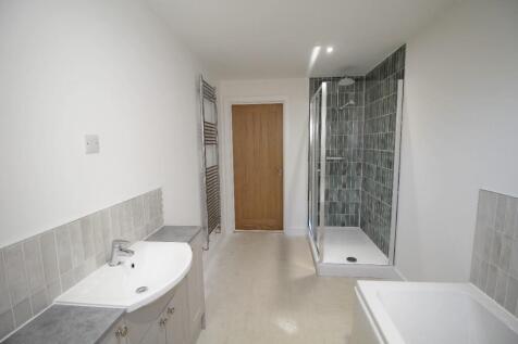 Plot 37 Bathroom