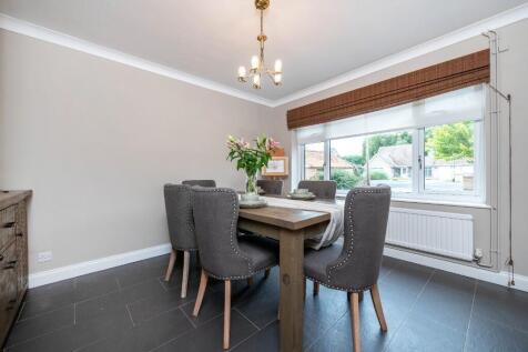 Dining/Bedroom