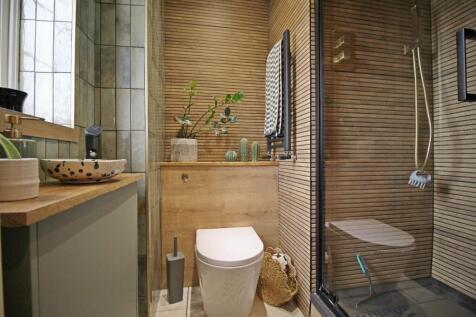 bed one En Suite