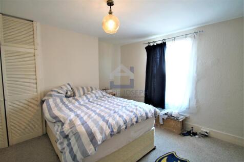 Double bedroom 3