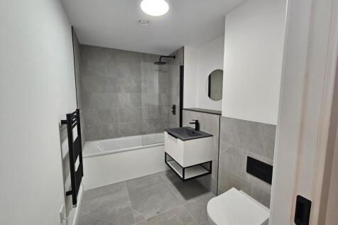 911 bathroom 1