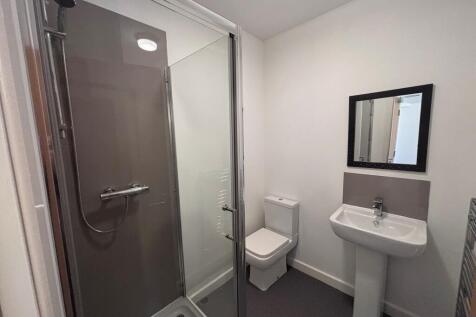 flat 6 bathroom