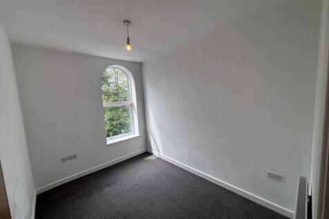 flat 6 bedroom