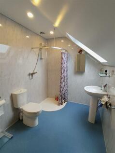 ensuite.jpg